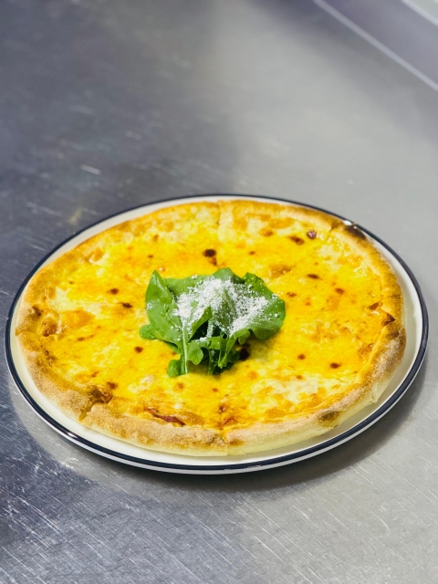 3 Peynirli Pizza
